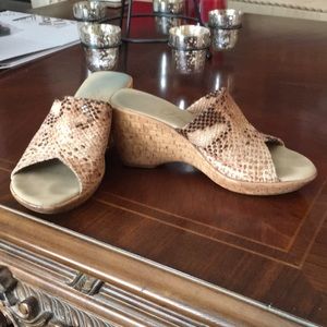 Onex multi-brown snake skinned wedges